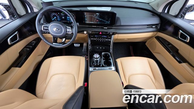 Kia Carnival — interior