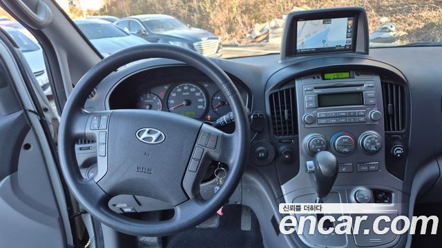 Hyundai Starex — interior
