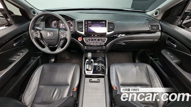 Honda Pilot — interior