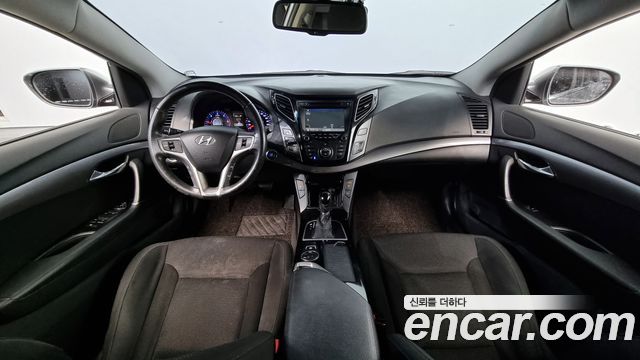 Hyundai i40 — interior