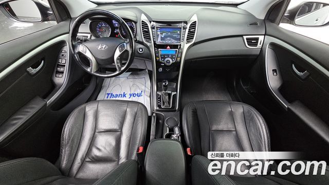 Hyundai i30 — interior
