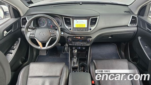 Hyundai Tucson — interior