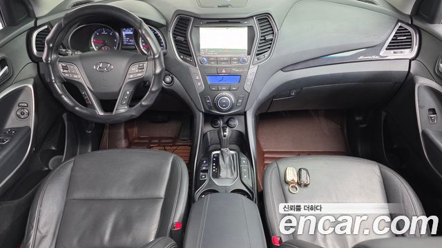 Hyundai Santa Fe — interior