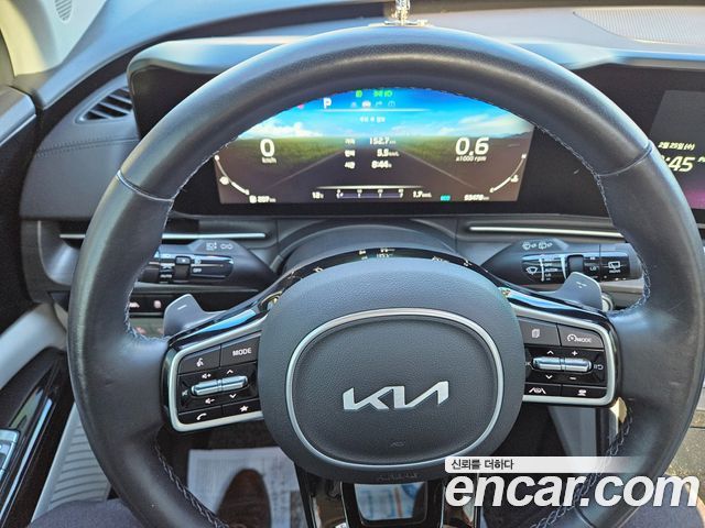 Kia Carnival — interior