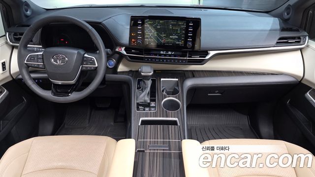 Toyota Sienna — interior