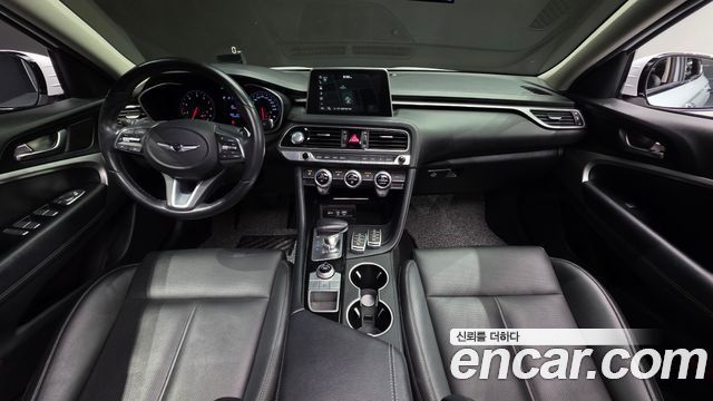Genesis G70 — interior