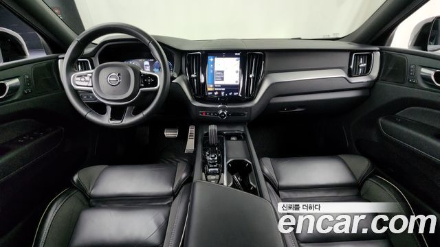 Volvo XC60 — interior
