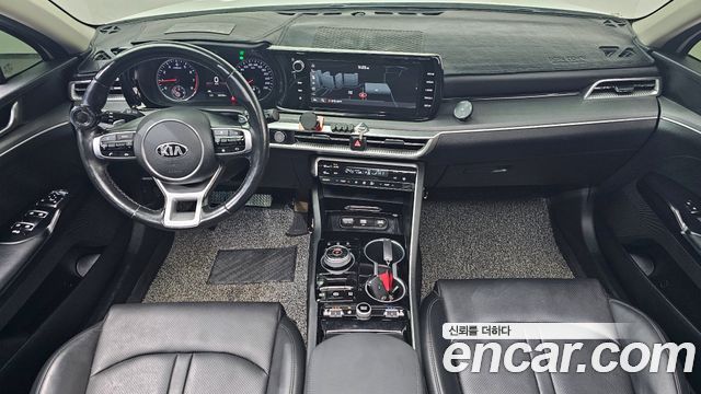 Kia K5 — interior