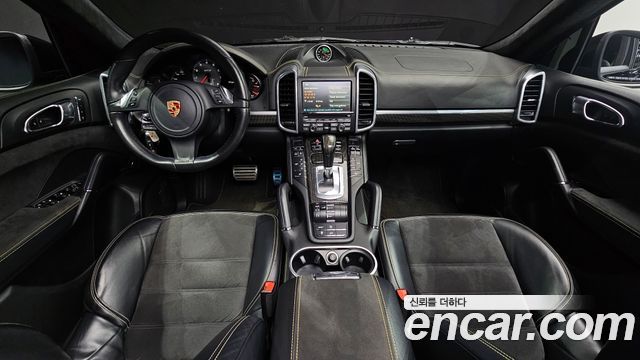 Porsche Cayenne — interior