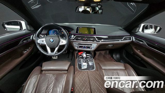 BMW 7 Series — interior