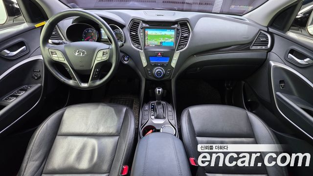 Hyundai Santa Fe — interior