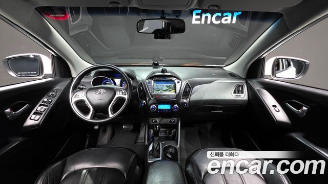 Hyundai Tucson — interior