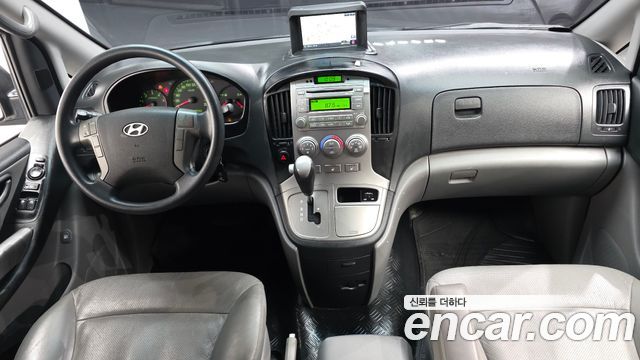 Hyundai Starex — interior