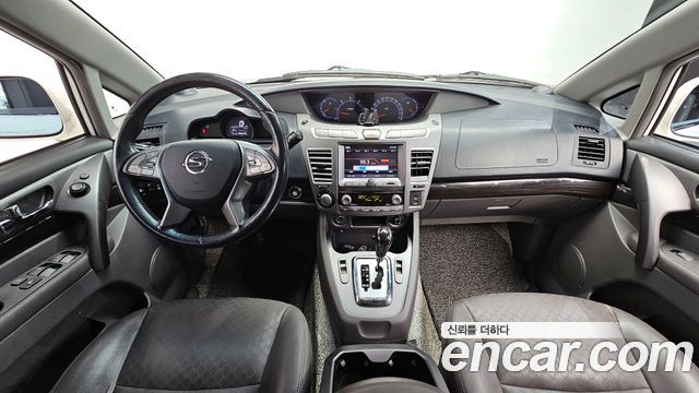 KG Mobility Korando — interior
