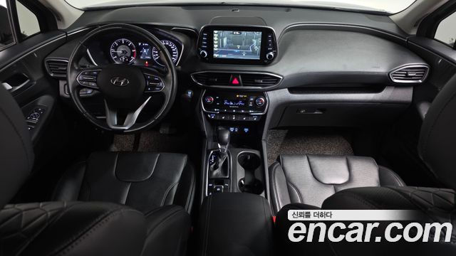 Hyundai Santa Fe — interior