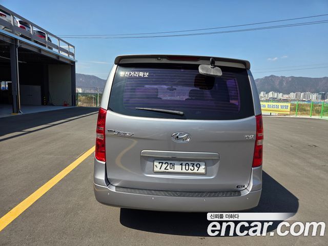 Hyundai Starex — interior