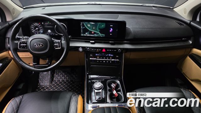 Kia Carnival — interior