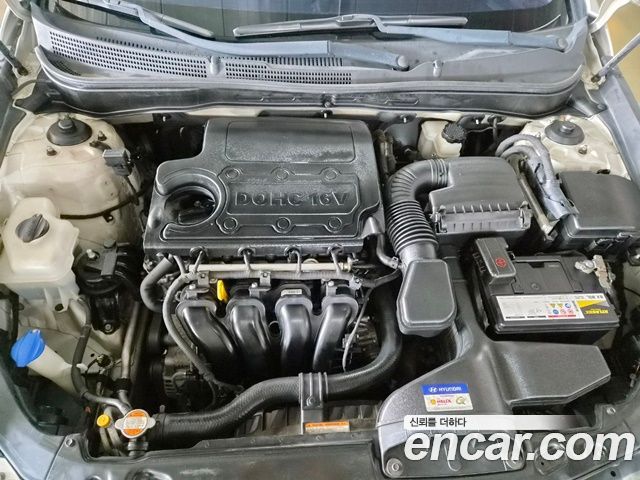 Hyundai Sonata — interior