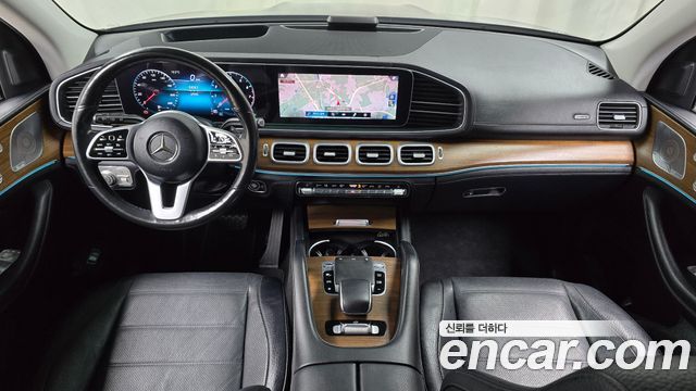 Mercedes-Benz GLE-Class — interior