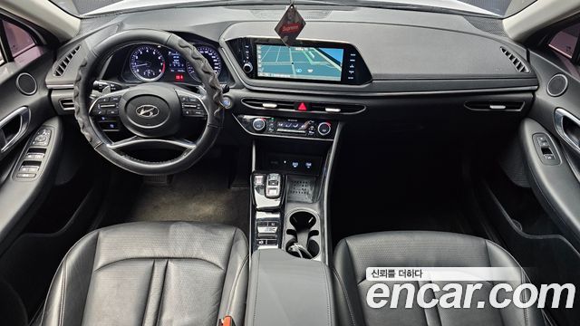 Hyundai Sonata — interior