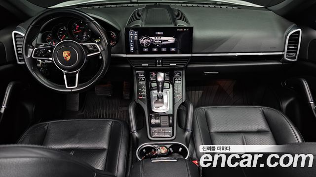 Porsche Cayenne — interior