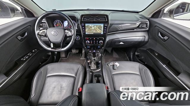 KG Mobility Tivoli — interior