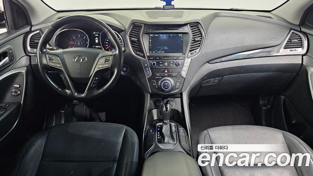 Hyundai Santa Fe — interior