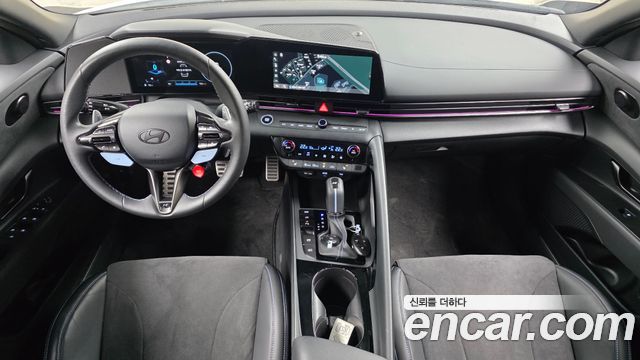 Hyundai Avante — interior