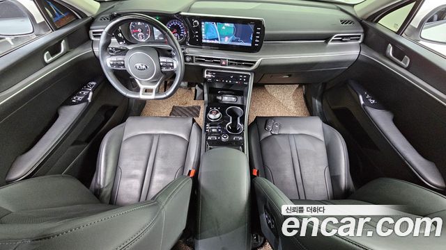 Kia K5 — interior