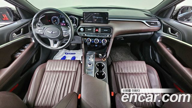 Genesis G70 — interior