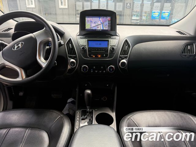 Hyundai Tucson — interior