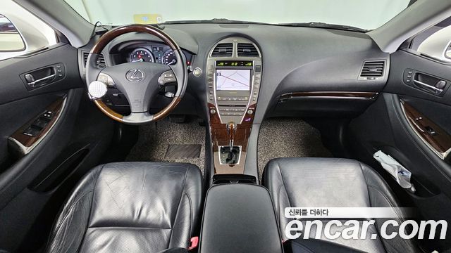 Lexus ES — interior