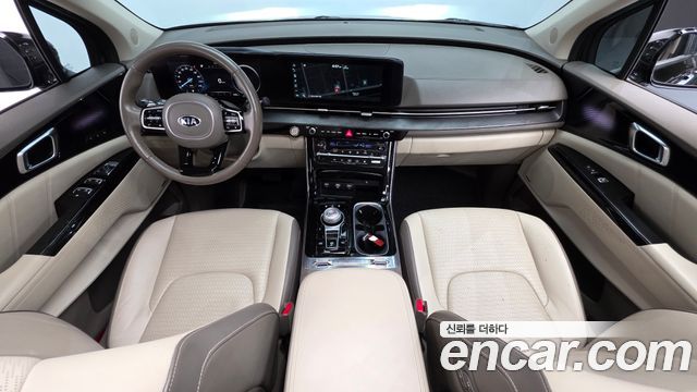 Kia Carnival — interior
