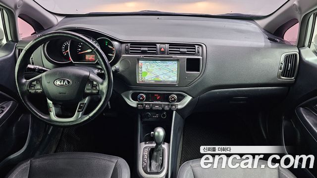 Kia Pride — interior