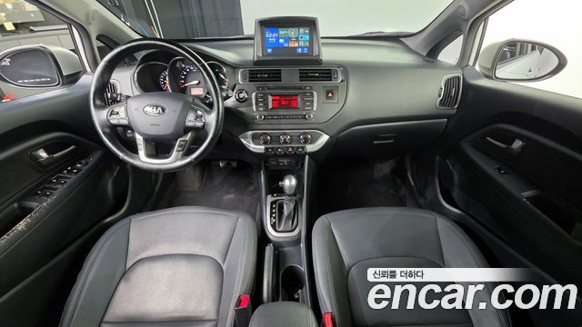 Kia Pride — interior