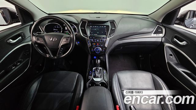Hyundai Santa Fe — interior