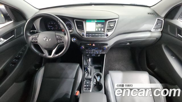 Hyundai Tucson — interior