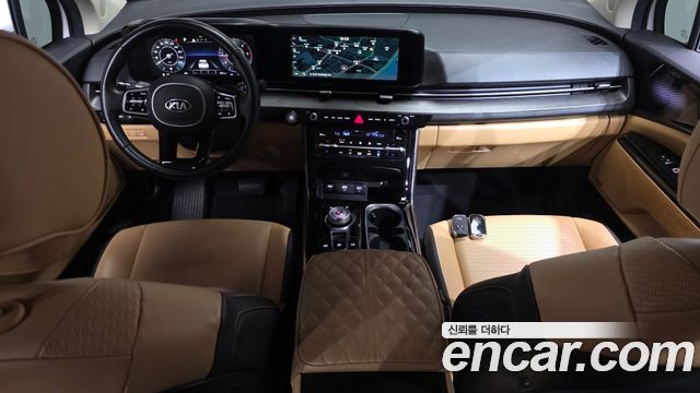 Kia Carnival — interior