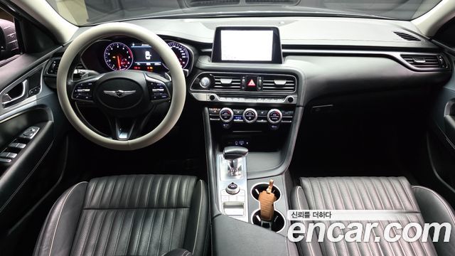 Genesis G70 — interior