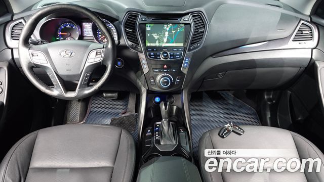 Hyundai Santa Fe — interior
