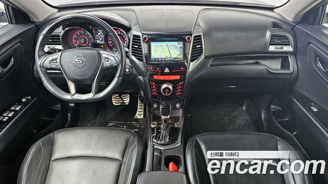 KG Mobility Tivoli — interior