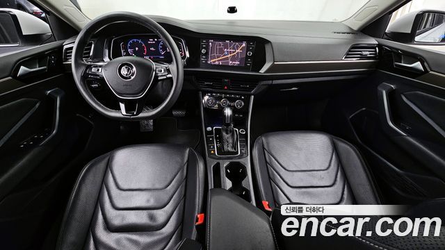 Volkswagen Jetta — interior