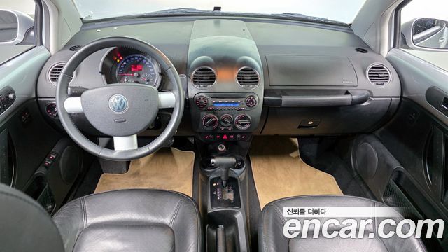 Volkswagen Beetle — interior
