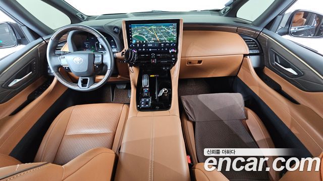 Toyota Alphard — interior