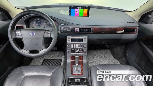 Volvo S80 — interior