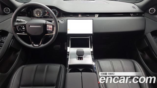 Land Rover Range Rover Evoque — interior