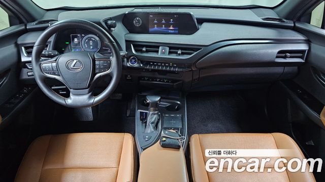 Lexus UX — interior