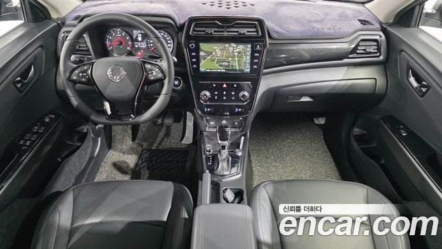 KG Mobility Tivoli — interior