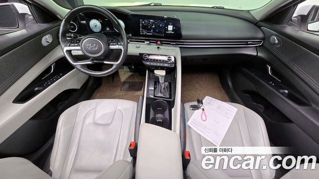 Hyundai Avante — interior