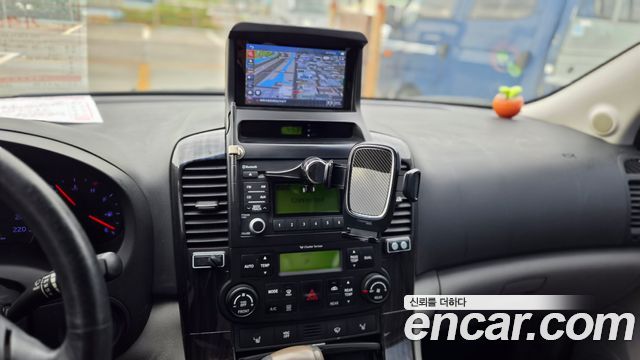 Kia Carnival — interior